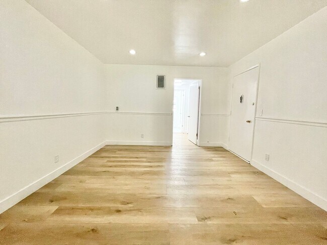 Interior Photo - Otsego