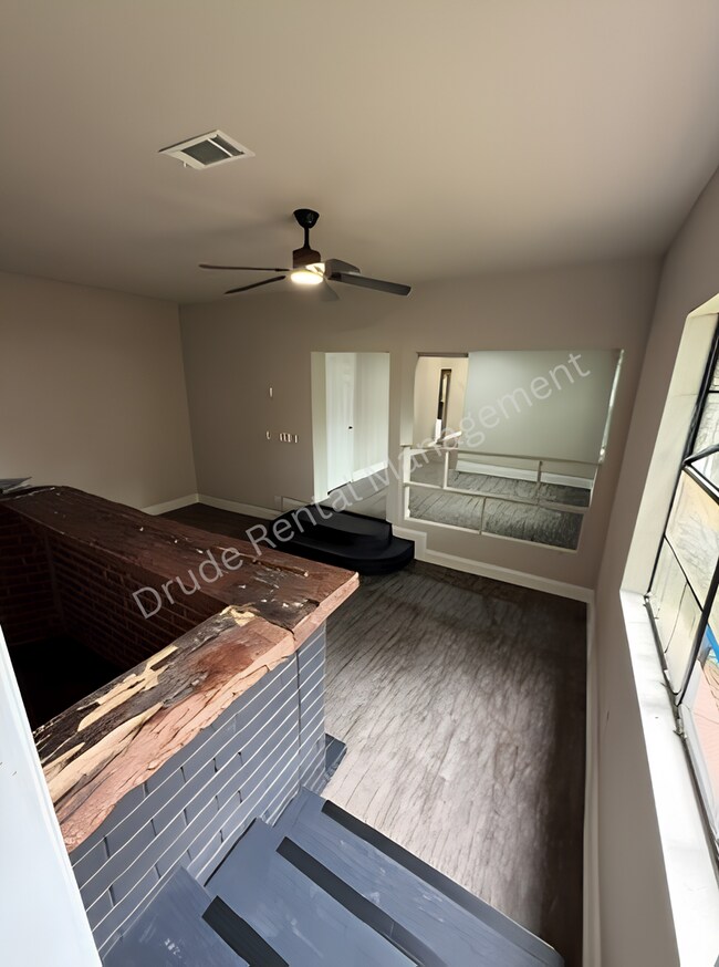 Building Photo - Remodel and Charming Home