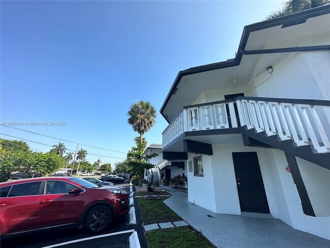 Building Photo - 2401 NW 9th Ave