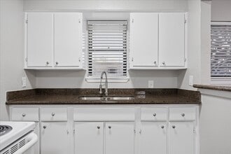 Building Photo - 405 Hawthorne St