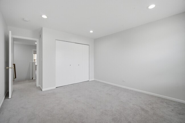 Building Photo - 611 Lakeridge Ct