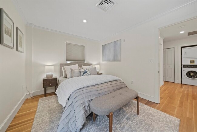 Building Photo - 321 Hammond Pond Pkwy