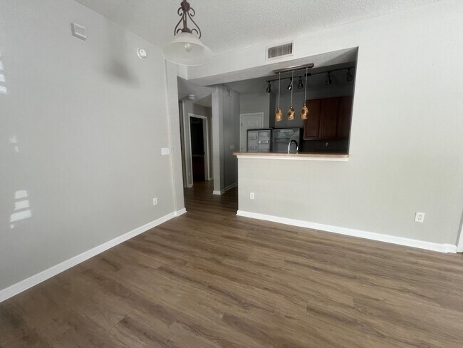 Building Photo - 2200 Marsh Hawk Ln