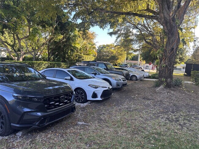 Building Photo - 7940 SW 55th Ave