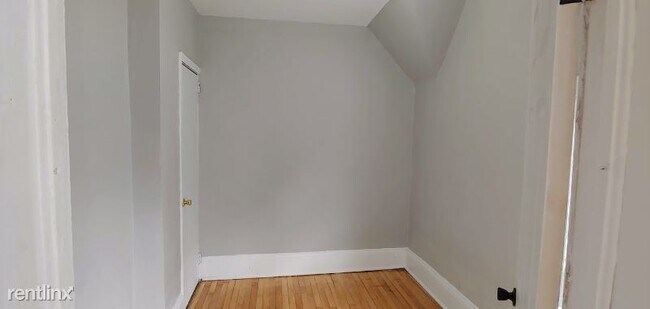 Building Photo - 3 br, 1 bath Apartment - 3374 N Richards St