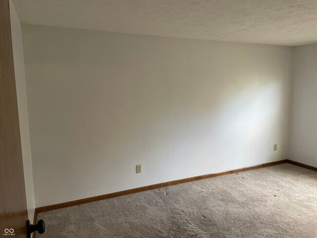 Building Photo - 9161 Champton Dr