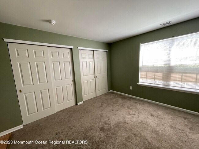 Building Photo - 48 Timberline Dr