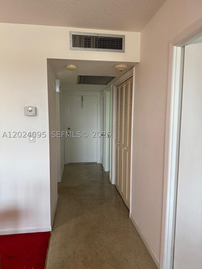 Building Photo - 2223 Park 311 Park