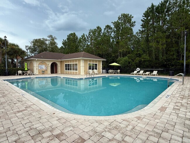 Building Photo - 2564 Golden Lake Loop