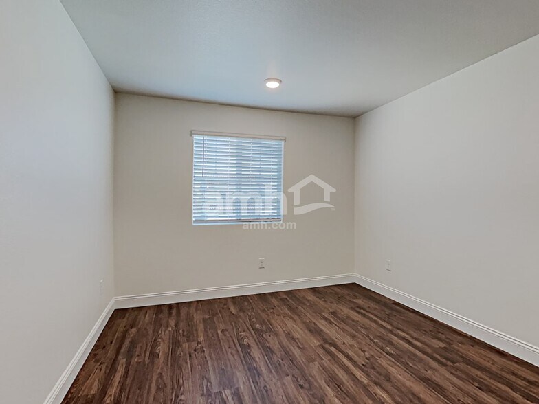 Building Photo - 6039 Schmidt St