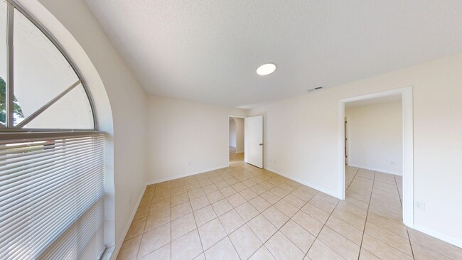 Building Photo - 4Br/ 2Bath Home In Clermont - Available Now!