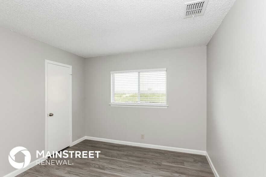 Building Photo - 7111 Apache Ridge