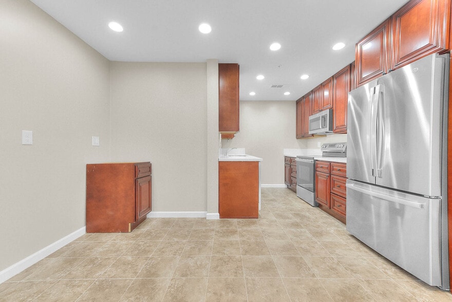 Building Photo - 24600 Cypress St