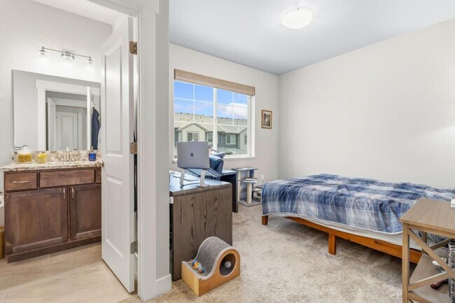 Building Photo - 5120 Longshaw Ct