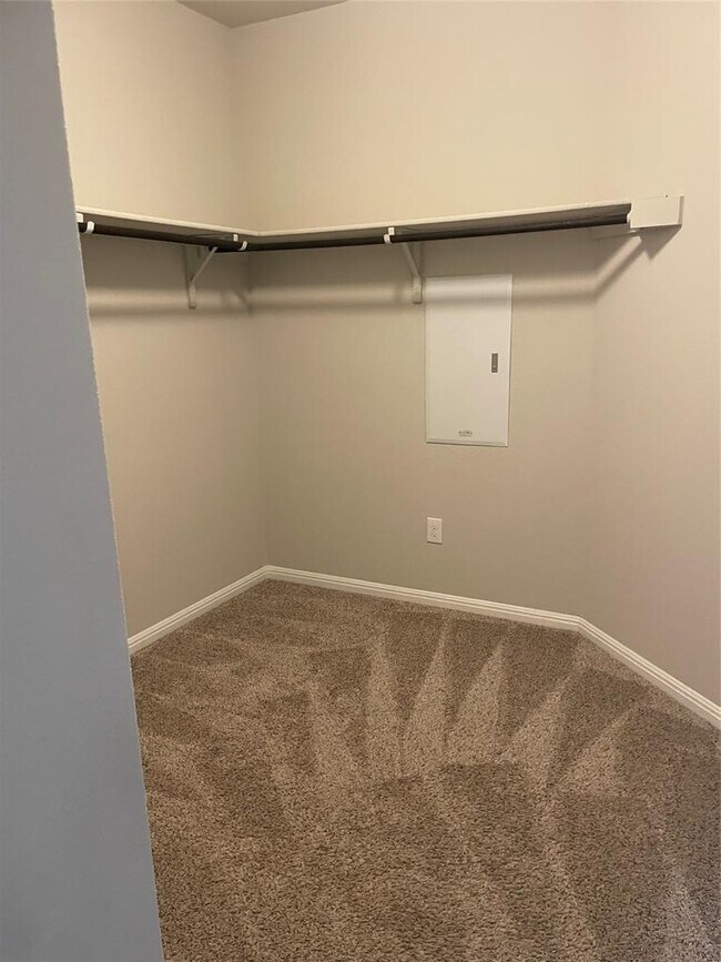 Building Photo - 317 Bremen St