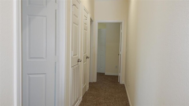 Building Photo - Great 3 Bedroom, 2 1/2 bath new constructi...