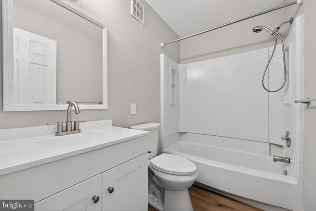 Building Photo - 306 The Woods