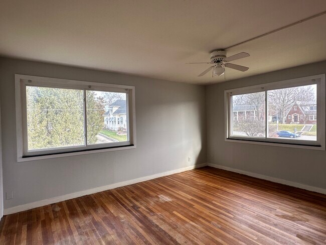 Building Photo - WCA 1706