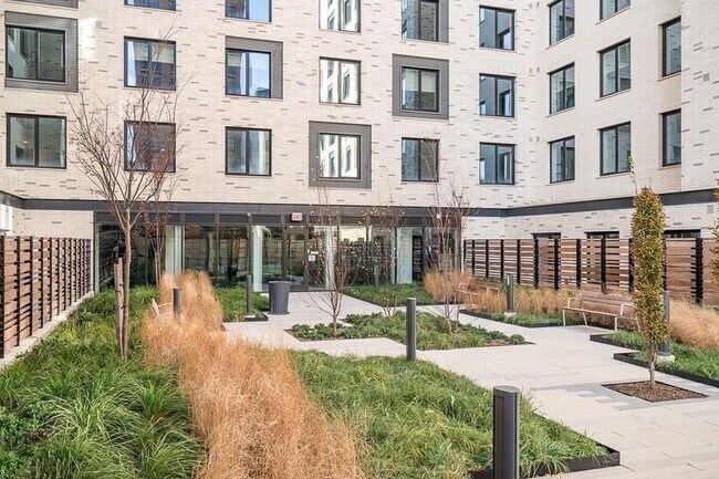 Building Photo - 350 Clarkson Ave