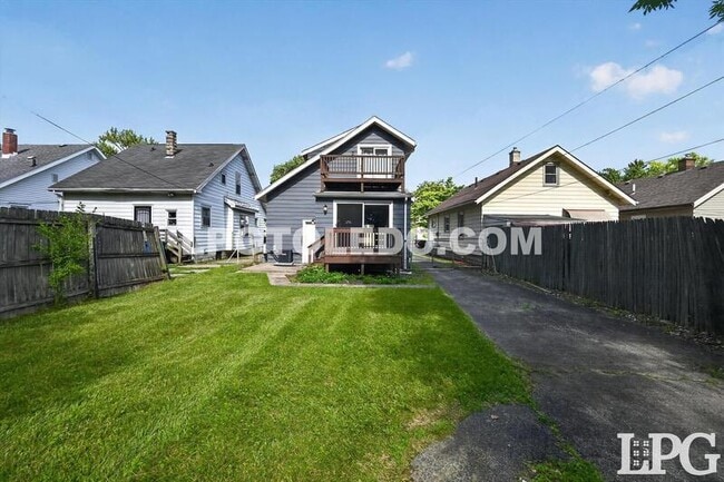 Building Photo - 544 Woodsdale Ave