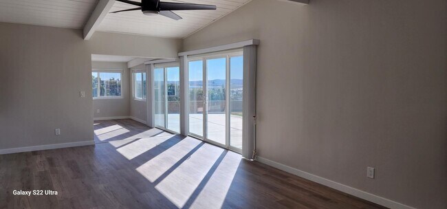 Primary Photo - Freshly remodeled, 4 bedroom 2 bath house ...