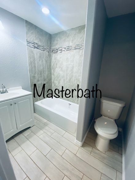 Building Photo - 218 3 Rd St