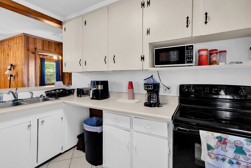 Building Photo - 39 Gates Way