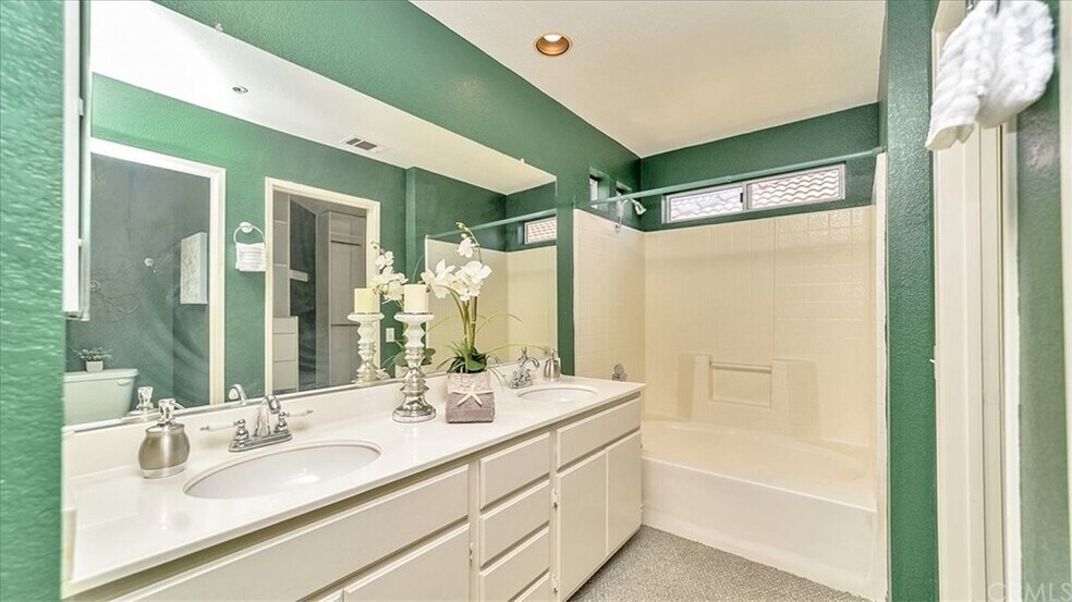 Building Photo - 28925 Cll Rivera