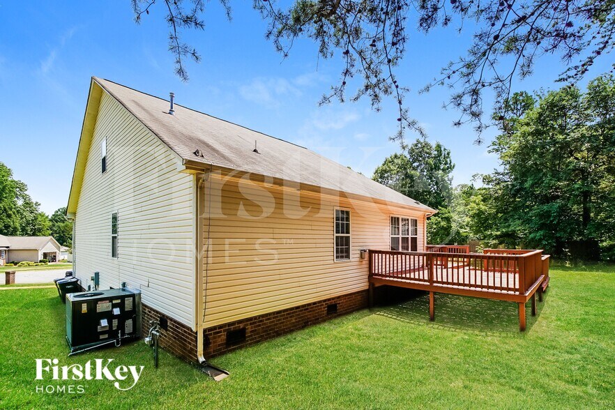 Building Photo - 231 Christianna Ct NW