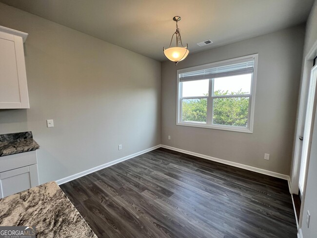 Building Photo - 124 Millers Ln