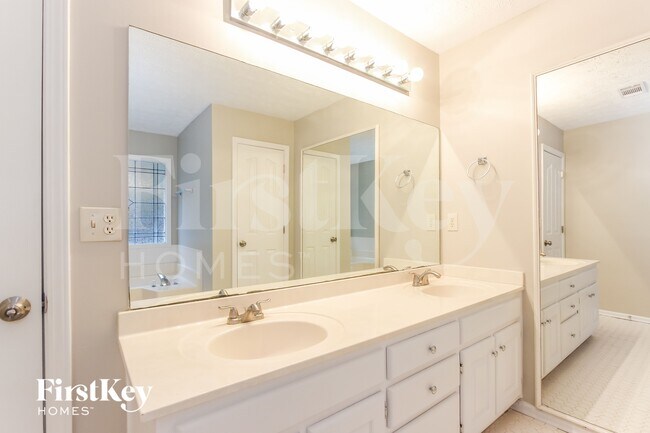 Building Photo - 2345 Ashton Ridge Dr