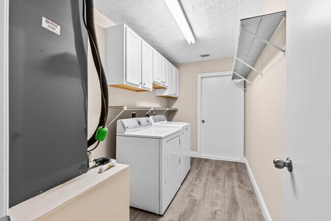 Building Photo - 1799 SW Taurus Ln