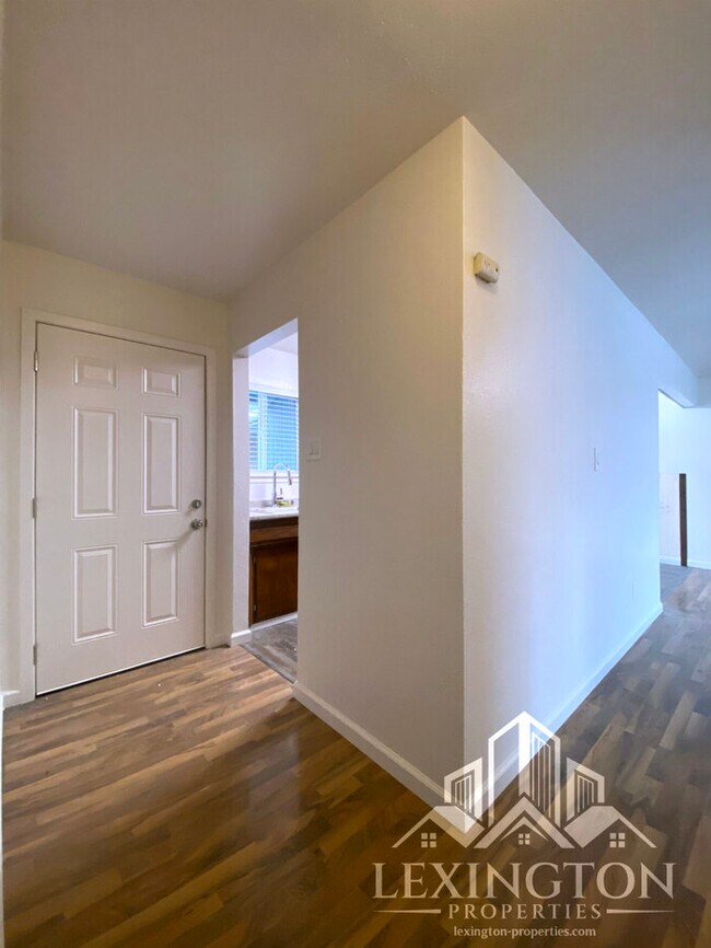 Building Photo - Beautifully Remodeled, Single-story, 3BD/2BA Home in Rio Linda near Babe Best Park!