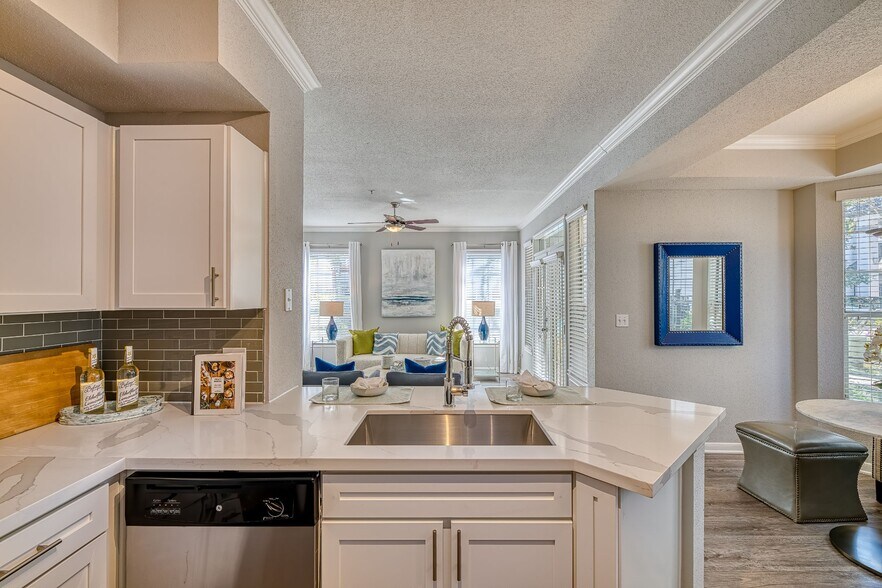 The Carlton 3805 W Alabama St Houston TX 77027 Apartment Finder