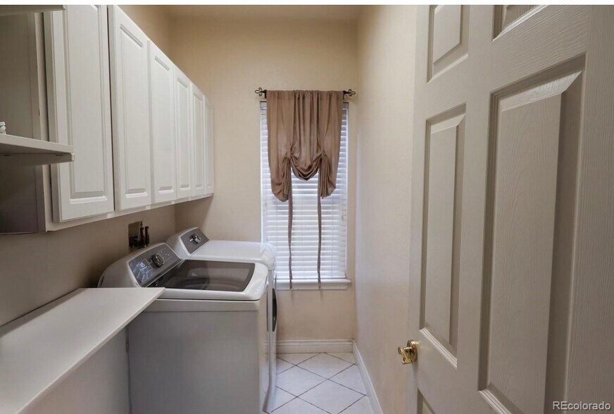 Building Photo - 7627 Halleys Dr