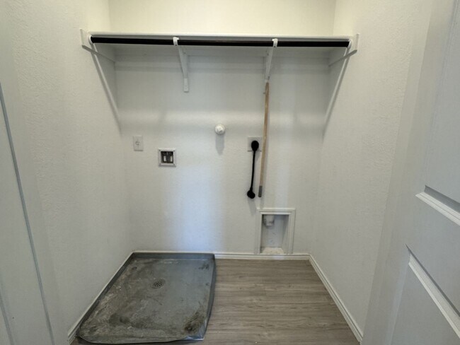 Building Photo - 14803 Brandy Bnd
