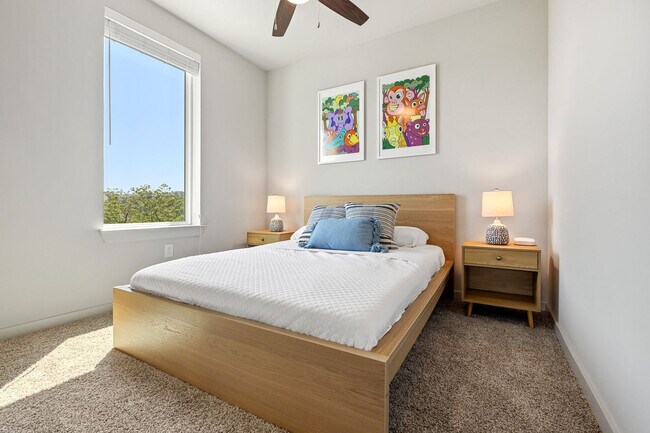 Building Photo - 5820 1/2 Cameron Rd