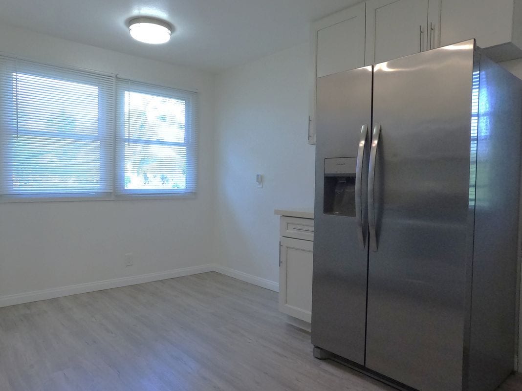 Building Photo - 906 S Gilbert St