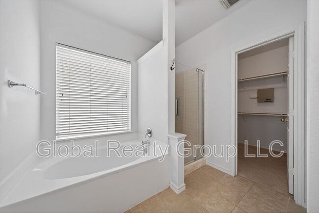 Building Photo - 510 Wildberry Ct