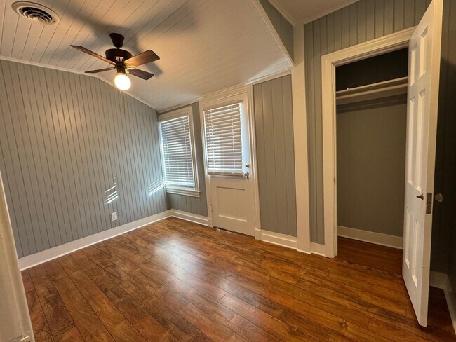 Building Photo - 1114 10th St