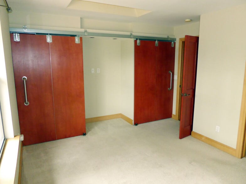 Building Photo - 1031 Mirrormere Cir