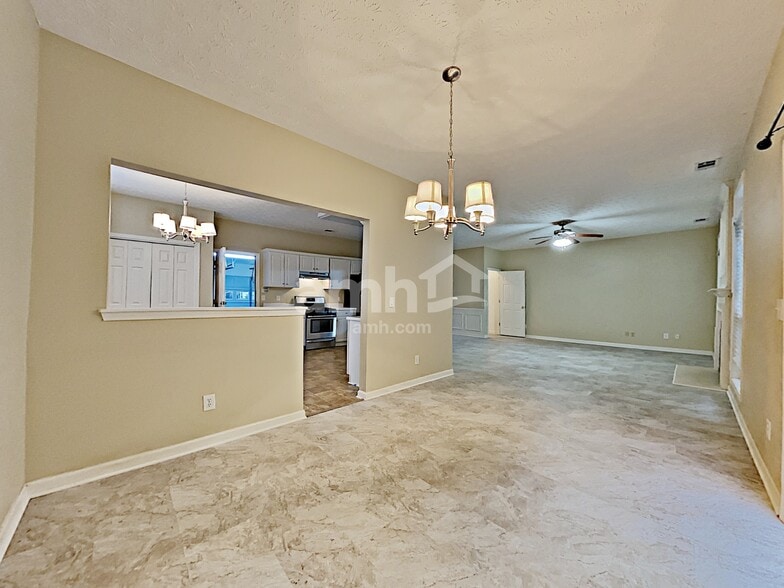 Building Photo - 3151 Serenade Ct