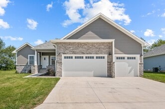 Building Photo - Beautifully Updated 4 Bedroom Home in Ozark, MO!