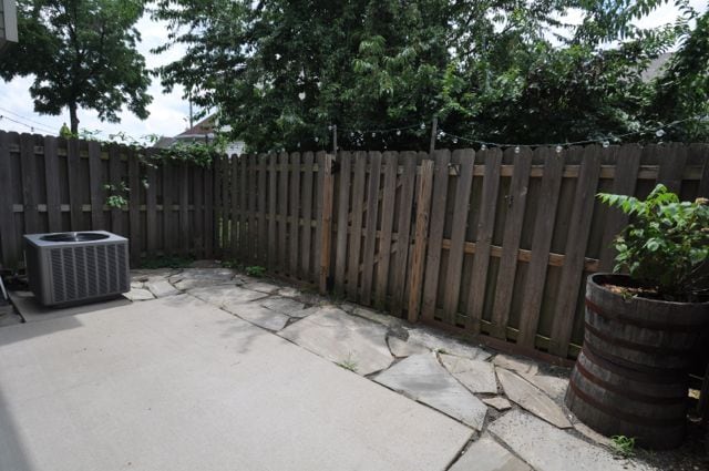 Private Patio - 553 Rosedale Ave