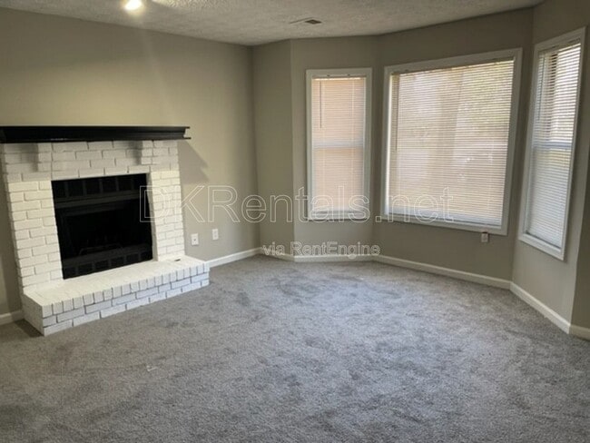 Building Photo - 1092 Dassow Ct