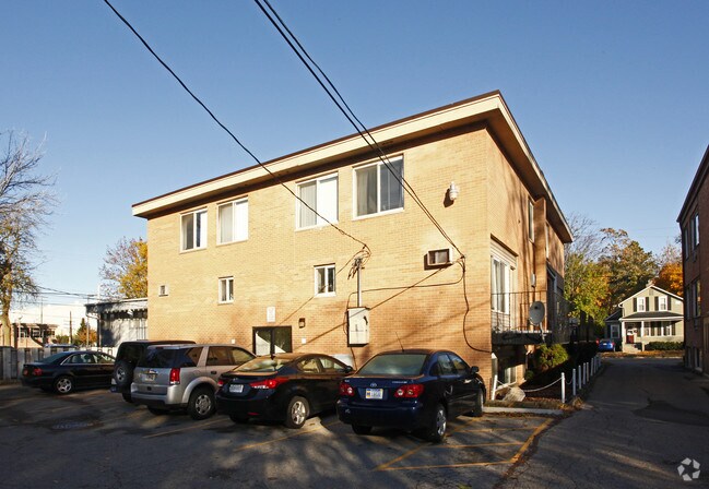 Building Photo - 408 Hill St