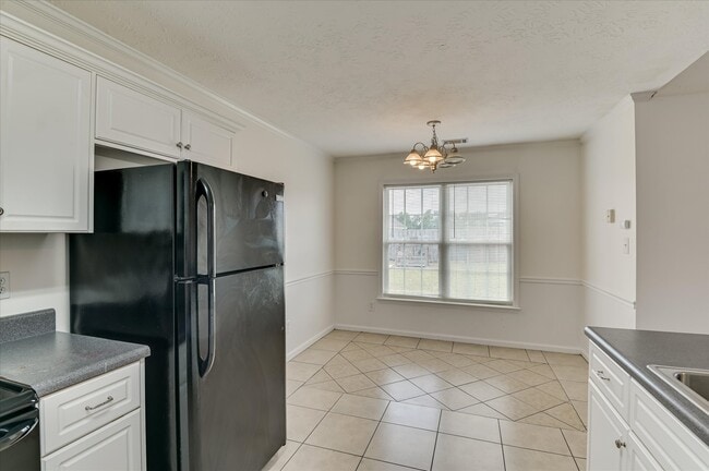 Building Photo - 1828 Heathers Way