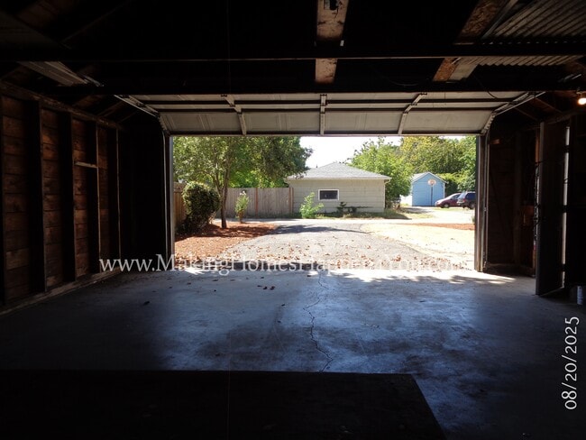 Building Photo - 2160 Trade St SE