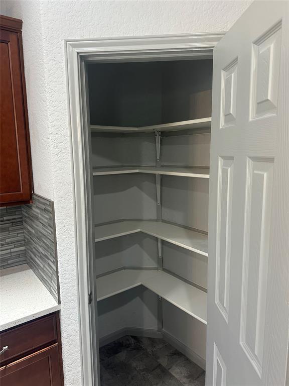 Building Photo - 2234 Bentwood Dr