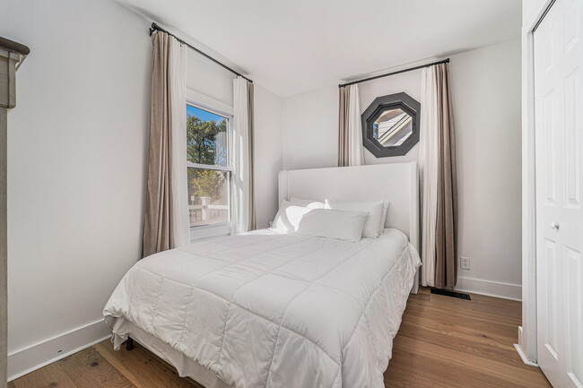 Building Photo - 1007 Mohawk Ave